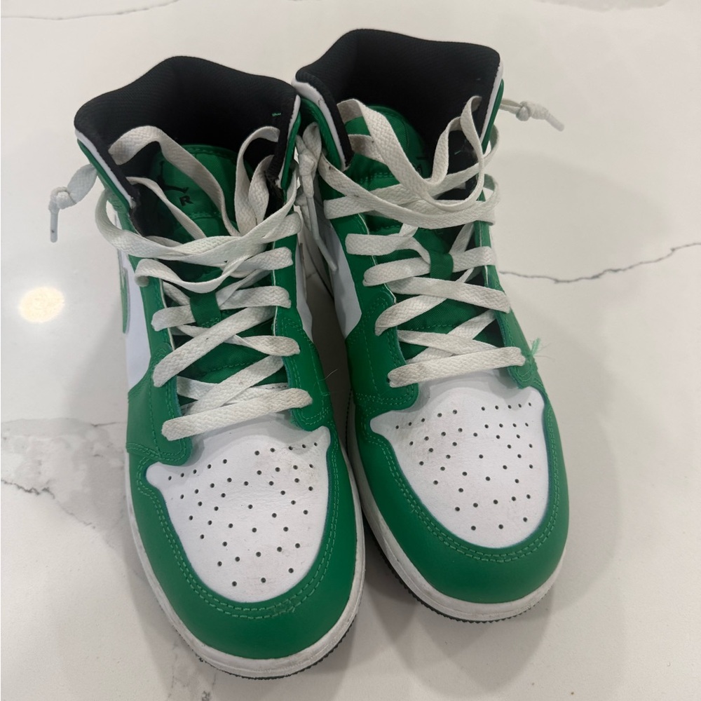 Jordan 1 Mid Lucky Youth shoes
